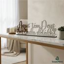 Palavra Decorativa “Aqui tem Deus em Cada Detalhe” - | Souza Plena